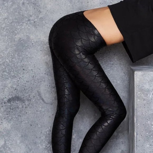 BlackMilk Merman Leggings - Black Holographic - Size S - Picture 3 of 7